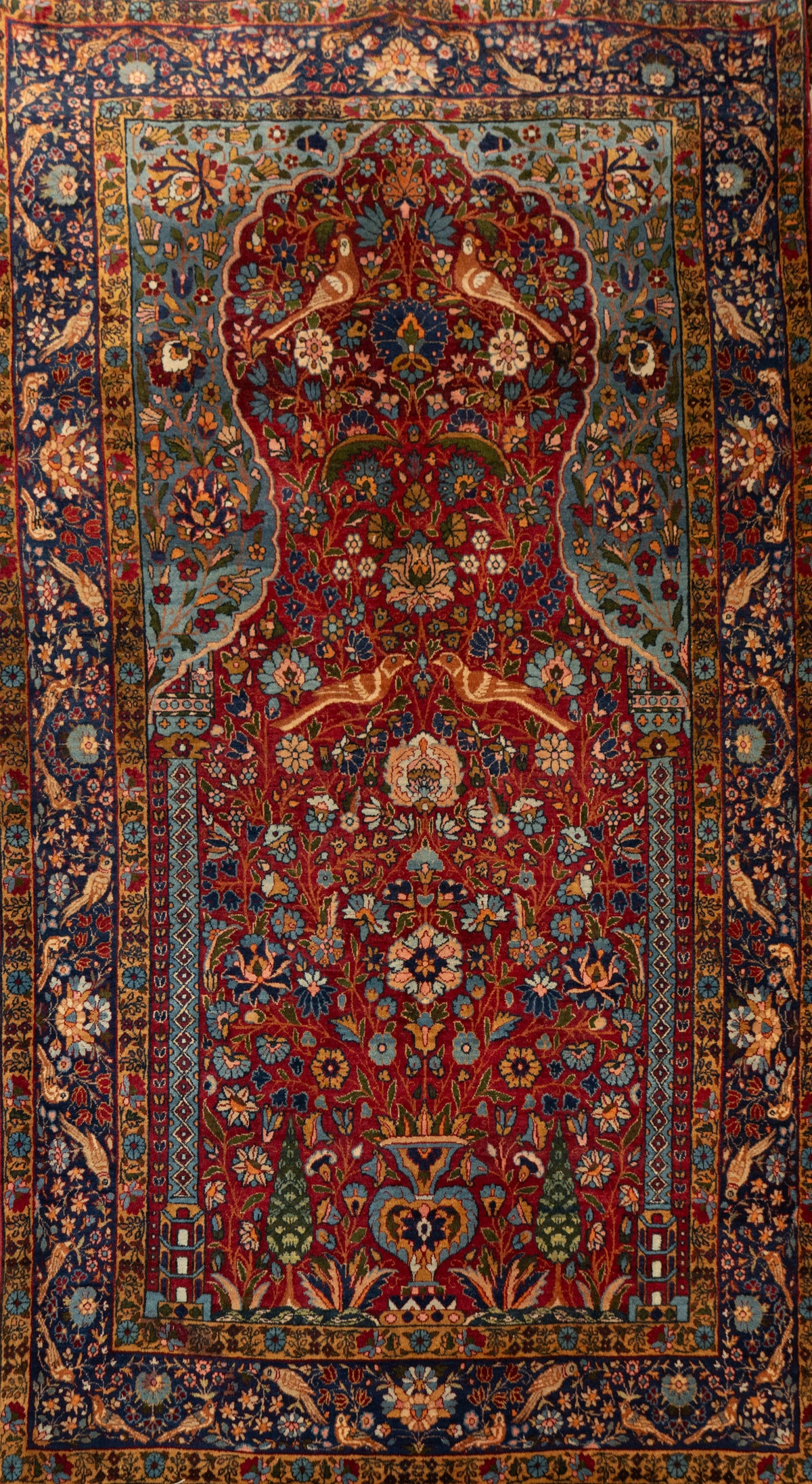 Richly detailed Persian-style carpet CPTHM10027