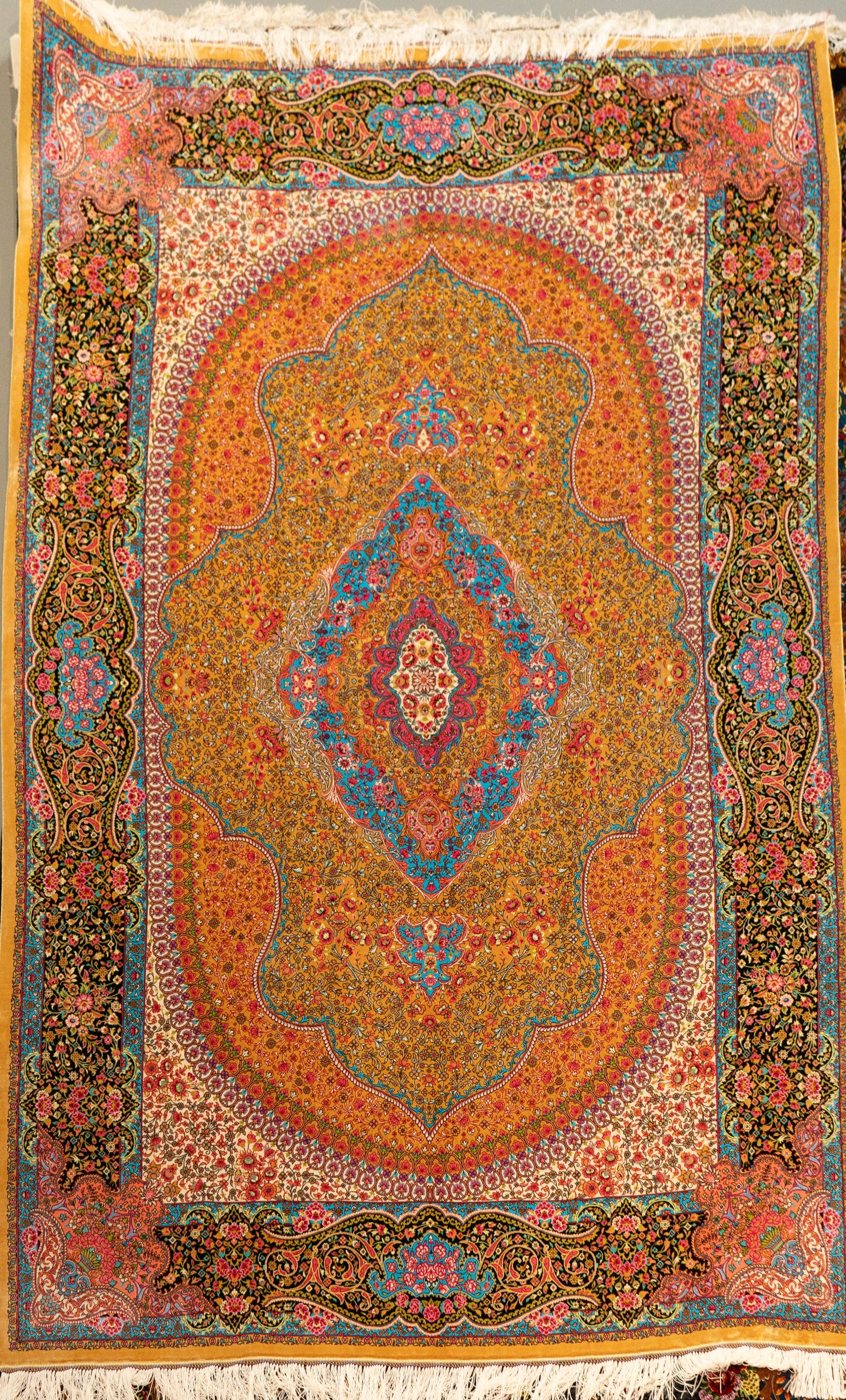 Royal Sunrise Medallion Silk-Style Carpet MM