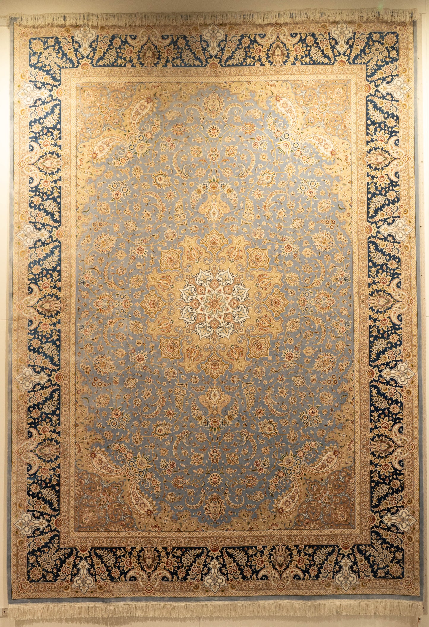 Elegant Silk & Wool Machine-Made Carpet MM