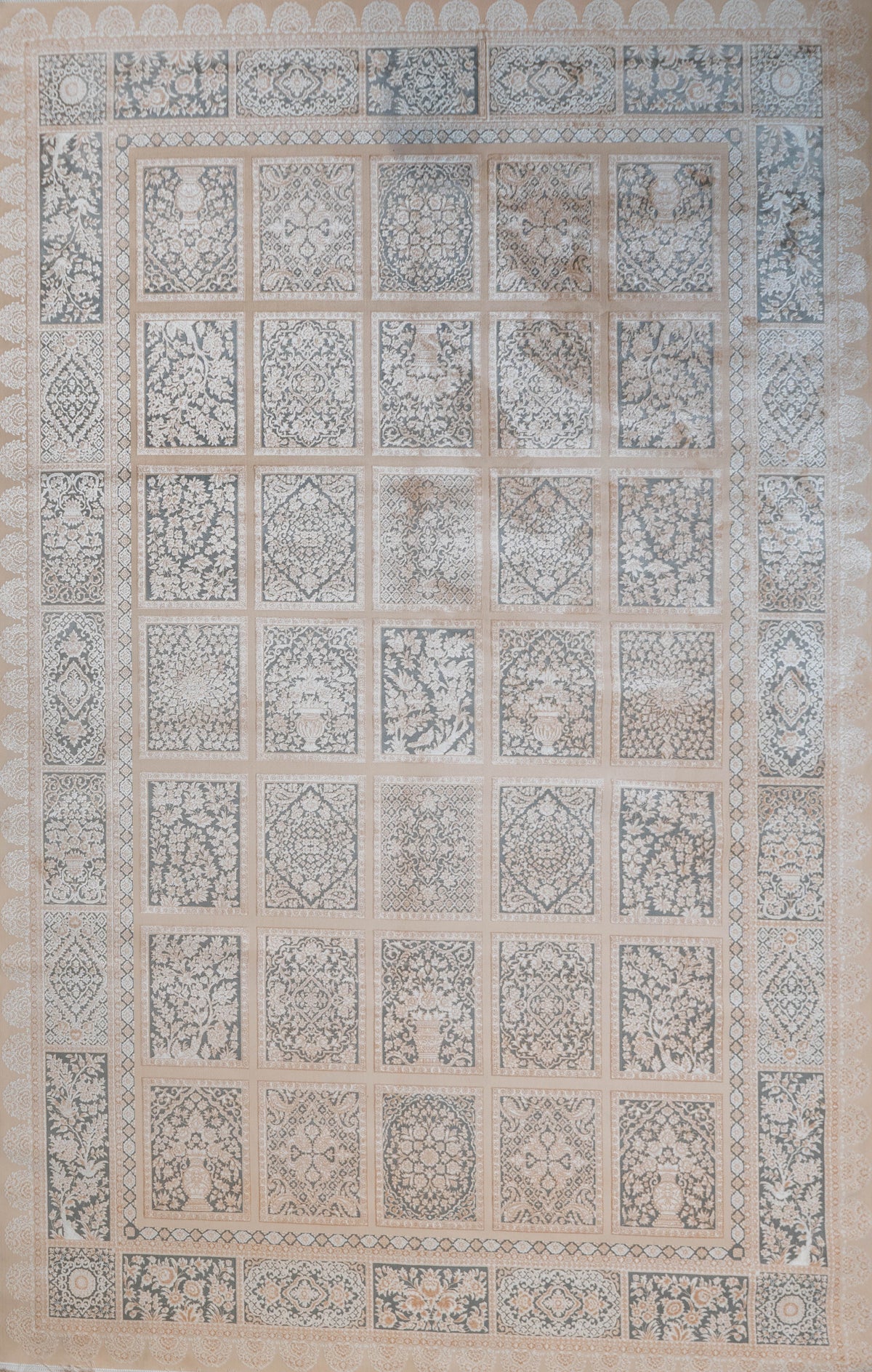 Machine-Made Patchwork Floral Carpet – Soft Classic Elegance MM