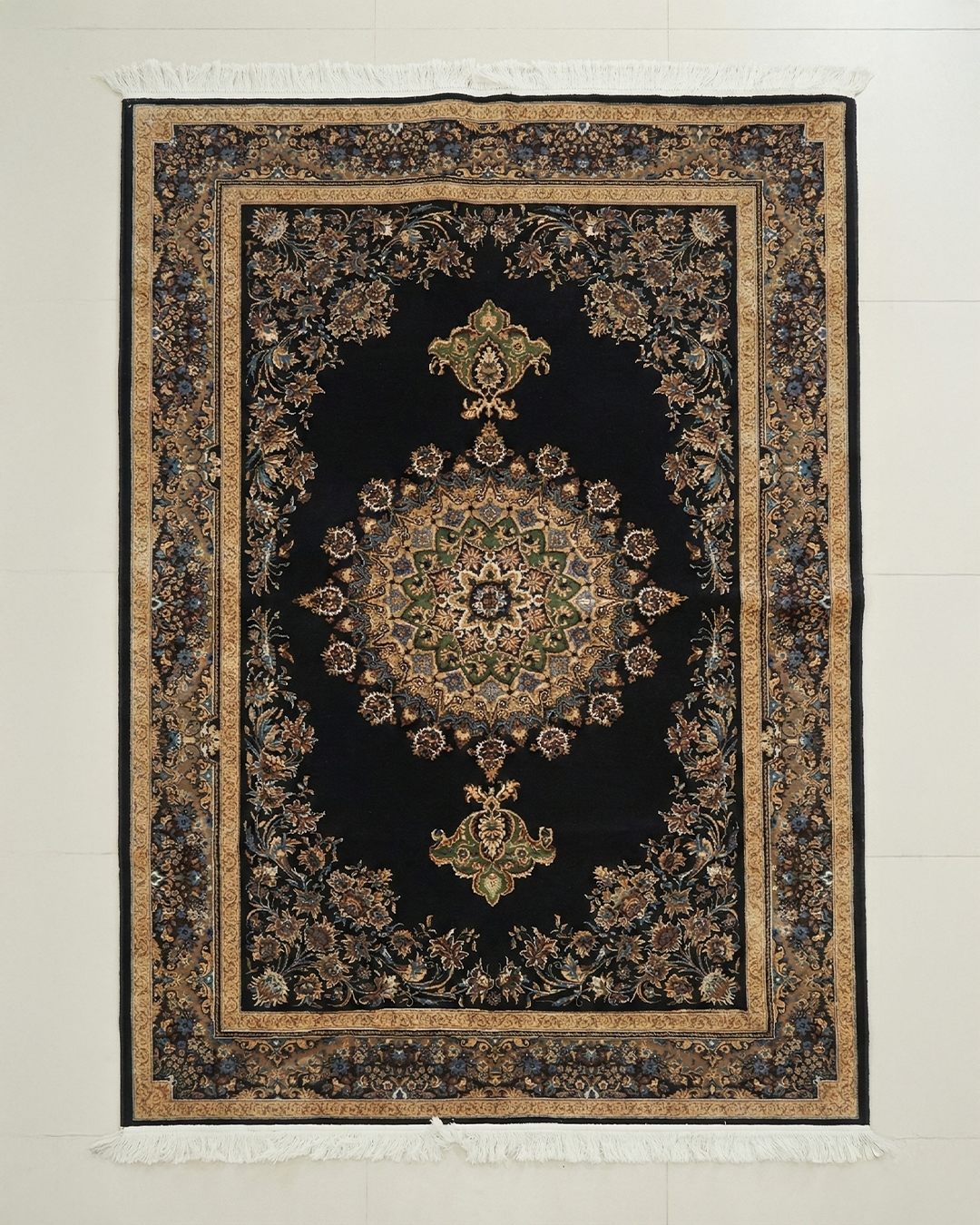 Elegant Persian Floral Medallion Carpet