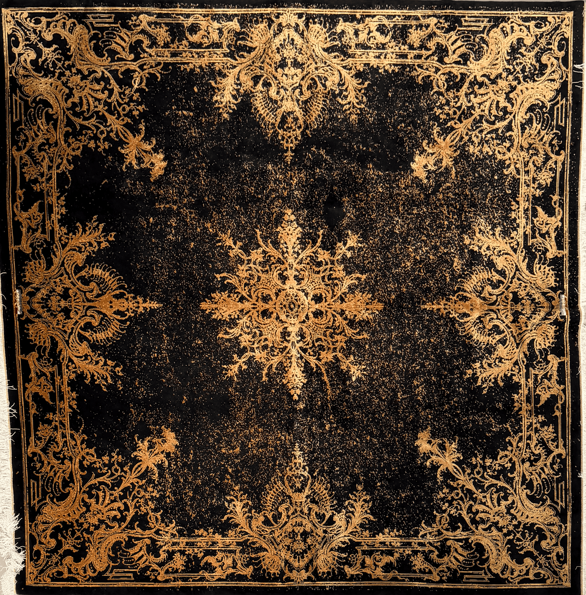 Modern Ornamental Carpet – Black & Gold CPTMM20067