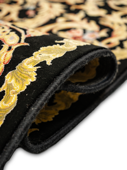 Striking Persian-style carpet MM