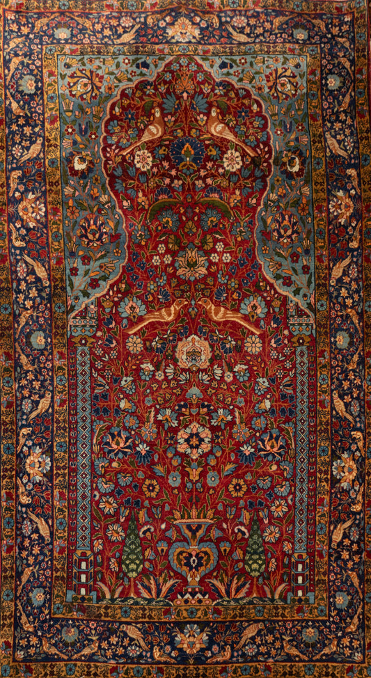 Richly detailed Persian-style carpet CPTHM10027