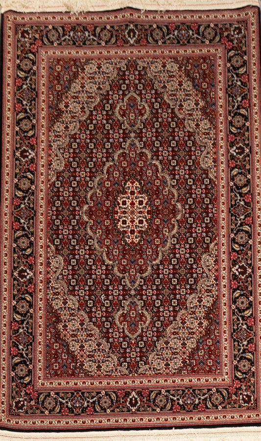 Classic Persian-style carpet CPTHM10001