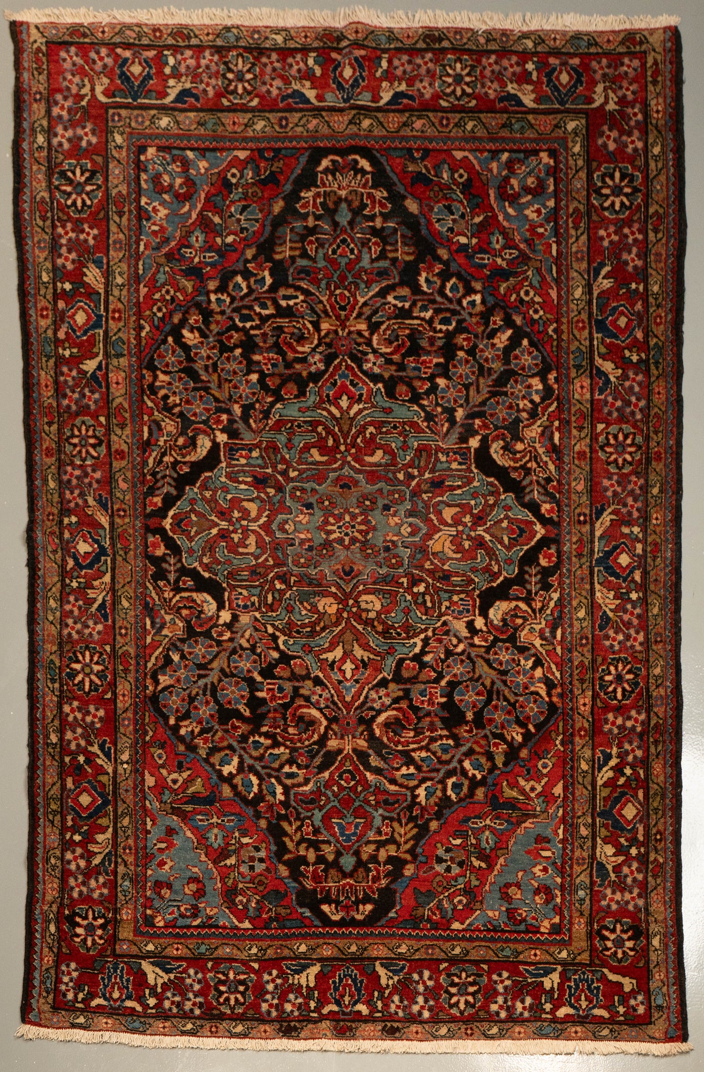 Persian-style medallion composition Carpet HM