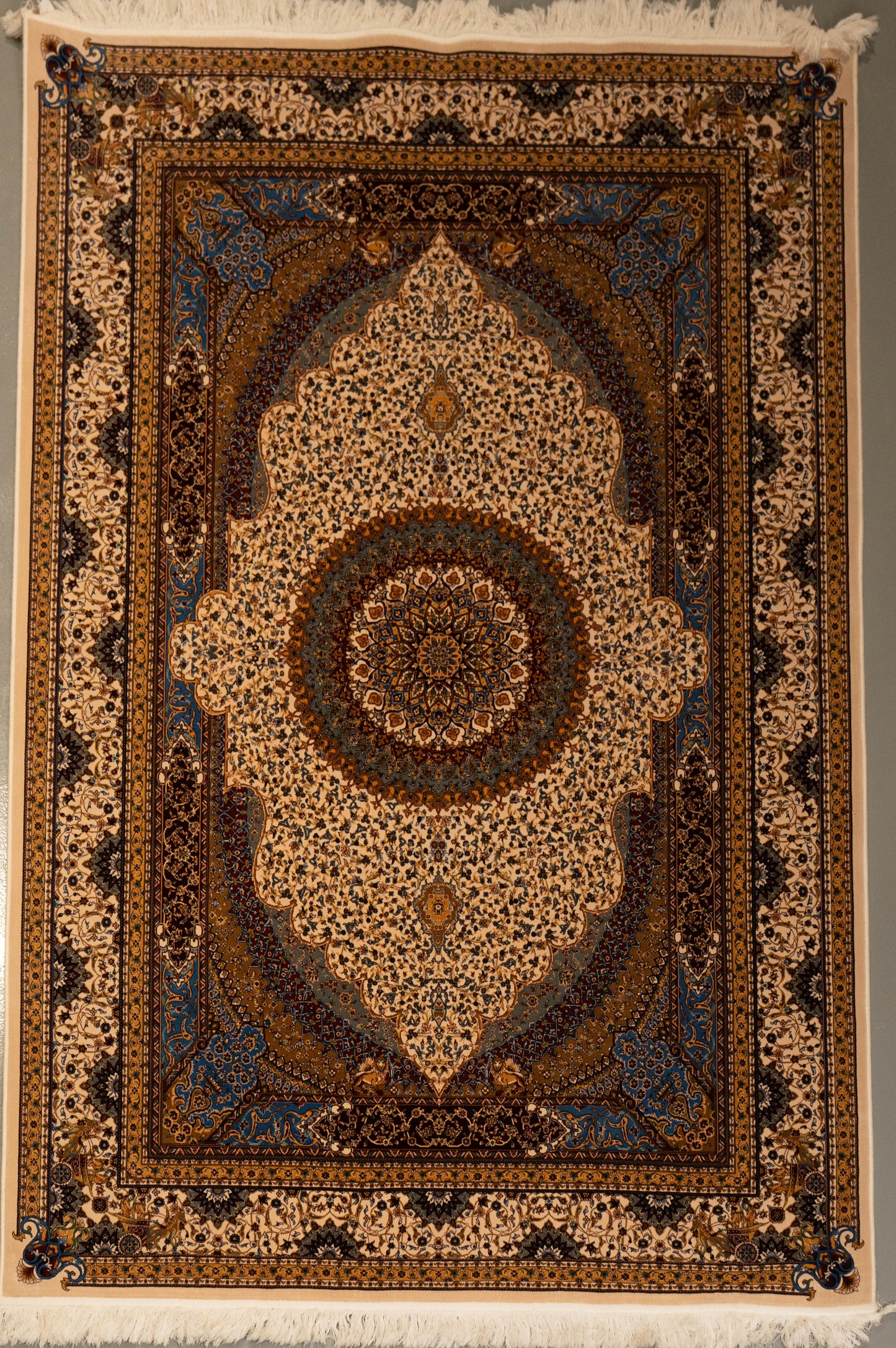 Majestic Ivory Medallion Wool & Cotton Machine-Made Carpet MM